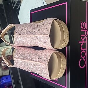 NIB light pink glitter carley wedge